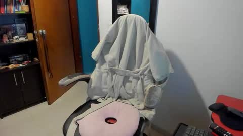 Snapshot of peanut_tangerine chatting on November 24, 11:04 pm Tangerine Penaut online show from November 24, 11:04 pm