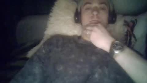 peanutbutter777777 online show from April 25, 8:39 pm