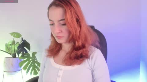 Snapshot of pear__moon chatting on April 28, 1:15 am LILLY online show from April 28, 1:15 am