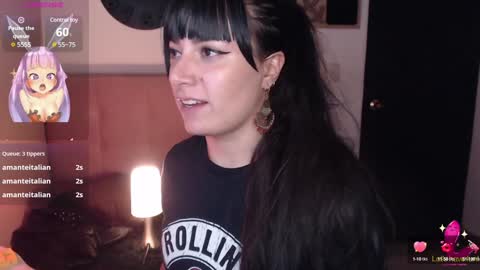 Snapshot of pearl_3 chatting on December 17, 11:16 pm Pearl online show from December 17, 11:16 pm