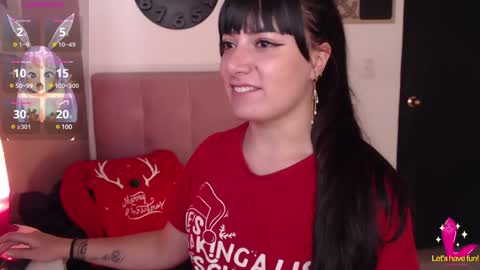 Snapshot of pearl_3 chatting on December 24, 6:17 pm Pearl online show from December 24, 6:17 pm