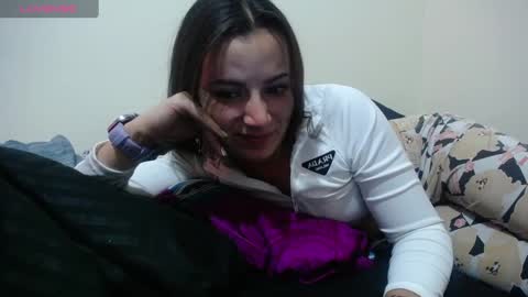 Snapshot of pearl_3 chatting on January 21, 3:26 am Pearl online show from January 21, 3:26 am