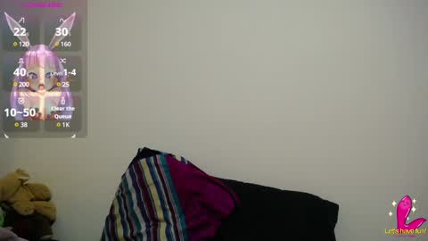 Snapshot of pearl_3 chatting on February 8, 10:29 pm Pearl online show from February 8, 10:29 pm