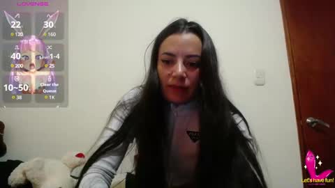 Snapshot of pearl_3 chatting on February 26, 3:10 am Pearl online show from February 26, 3:10 am