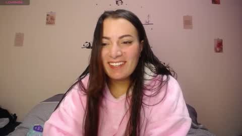 Snapshot of pearl_3 chatting on October 10, 4:11 am Pearl online show from October 10, 4:11 am