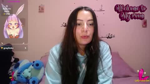 Snapshot of pearl_3 chatting on October 29, 2:25 am Pearl online show from October 29, 2:25 am