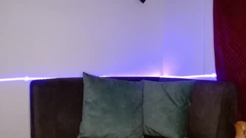 Snapshot of pearlatin chatting on February 5, 11:53 pm pearlatin online show from February 5, 11:53 pm