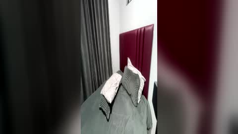Snapshot of pearlvee_rose chatting on June 16, 3:58 pm Pearlvee online show from June 16, 3:58 pm