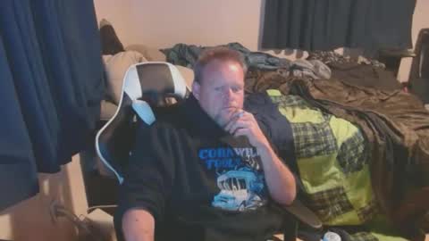 Snapshot of pecker40 chatting on December 2, 4:31 am pecker40 online show from December 2, 4:31 am