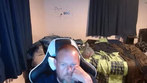 Snapshot of pecker40 chatting on December 31, 3:23 am pecker40 online show from December 31, 3:23 am