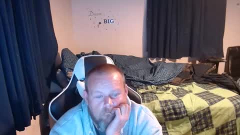 Snapshot of pecker40 chatting on January 11, 2:20 am pecker40 online show from January 11, 2:20 am