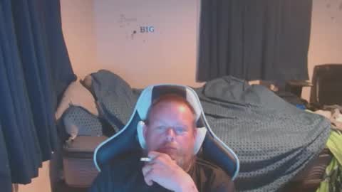 Snapshot of pecker40 chatting on February 6, 2:00 am pecker40 online show from February 6, 2:00 am