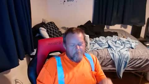 Snapshot of pecker40 chatting on November 15, 1:03 am pecker40 online show from November 15, 1:03 am