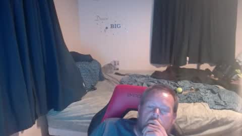 Snapshot of pecker40 chatting on May 18, 4:07 am pecker40 online show from May 18, 4:07 am