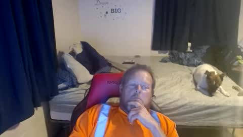 Snapshot of pecker40 chatting on May 22, 12:51 am pecker40 online show from May 22, 12:51 am