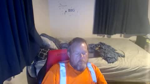 Snapshot of pecker40 chatting on June 4, 2:28 am pecker40 online show from June 4, 2:28 am