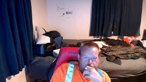 Snapshot of pecker40 chatting on August 1, 2:33 am pecker40 online show from August 1, 2:33 am