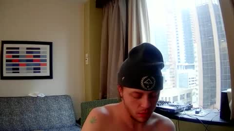 Snapshot of peeepit chatting on December 20, 3:52 pm peeepit online show from December 20, 3:52 pm