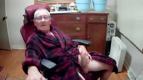 Snapshot of peepingmale chatting on December 10, 1:32 am peepingmale online show from December 10, 1:32 am