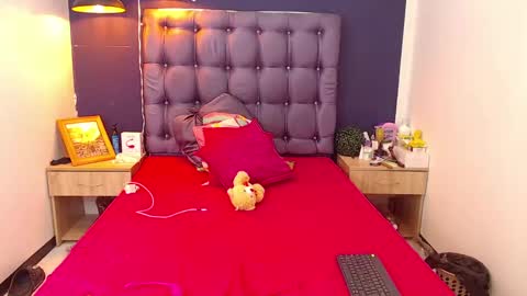 Snapshot of peiton_horny chatting on February 22, 4:18 am Peiton  online show from February 22, 4:18 am