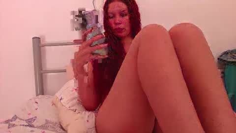 Snapshot of pelirroja_sexy chatting on April 5, 2:14 pm pelirroja_sexy online show from April 5, 2:14 pm