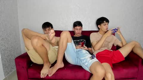 CAIN-19  ALLEN-18 RONALD-18 AUSTIN-18 MOD DANTE online show from December 19, 8:55 pm