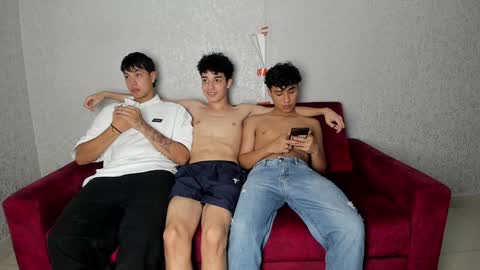 CAIN-19  ALLEN-18 RONALD-18 AUSTIN-18 MOD DANTE online show from January 7, 3:35 am