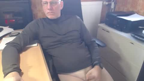 Pemue65 online show from November 17, 12:44 pm