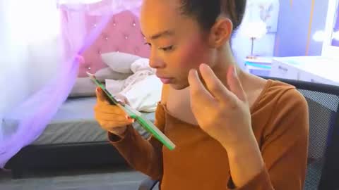 peneelopeecute online show from April 7, 8:20 pm