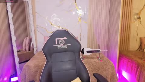 penelope online show from April 20, 3:20 am