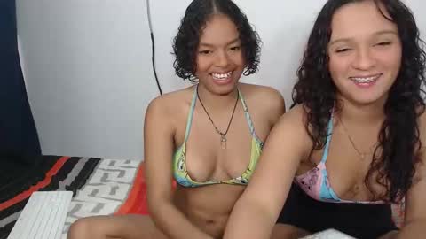 Snapshot of penelopeh_ chatting on October 17, 1:09 am penelopeh_ online show from October 17, 1:09 am