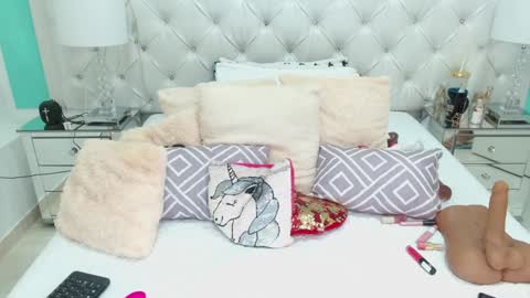 Penelope Laurent online show from January 23, 3:32 pm