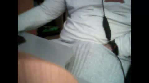 Snapshot of penesaur chatting on February 10, 12:52 am Penesaur online show from February 10, 12:52 am