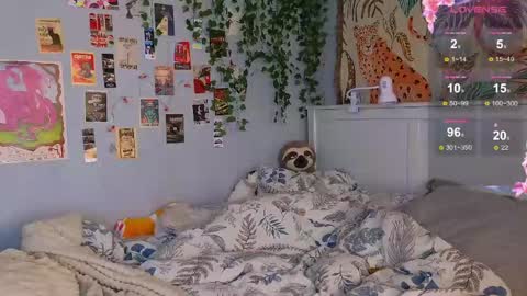 Penny staar online show from April 25, 6:27 am