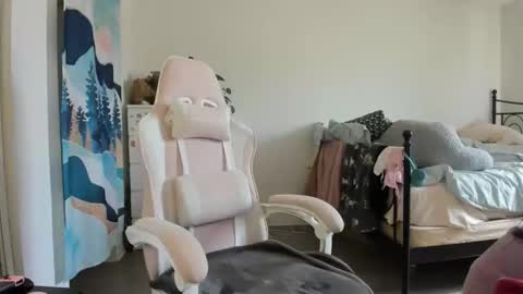 Snapshot of pennybabyy chatting on May 6, 9:20 pm Penny Lane online show from May 6, 9:20 pm