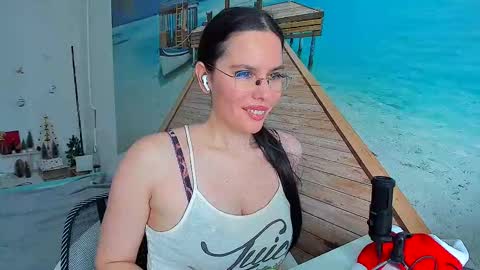 Snapshot of pepina_hot chatting on January 6, 9:13 am pepina_hot online show from January 6, 9:13 am