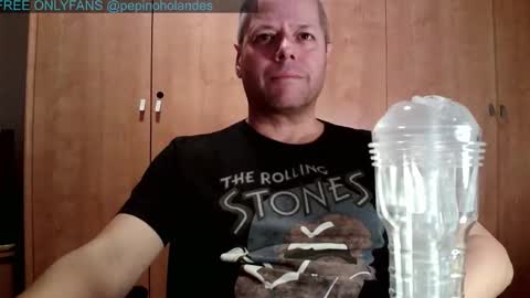 Snapshot of pepinoholandes chatting on November 14, 11:35 pm Pepino Holandes online show from November 14, 11:35 pm