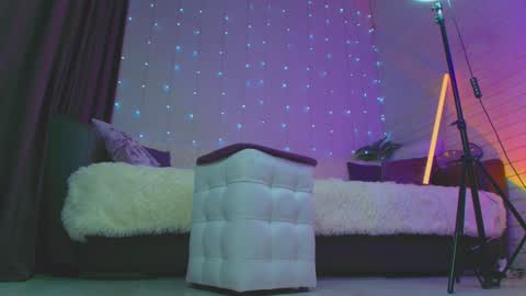 Dia  online show from December 1, 10:43 pm