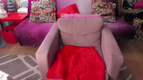 Snapshot of pepperage chatting on February 24, 9:43 am Olivia online show from February 24, 9:43 am