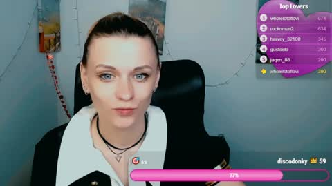 Mia online show from April 21, 7:50 pm