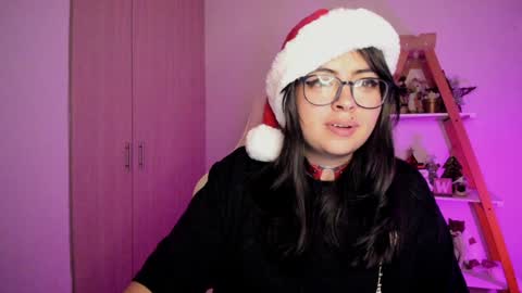 Snapshot of perfect__ana chatting on December 4, 2:31 am Sarah Ana Banana online show from December 4, 2:31 am