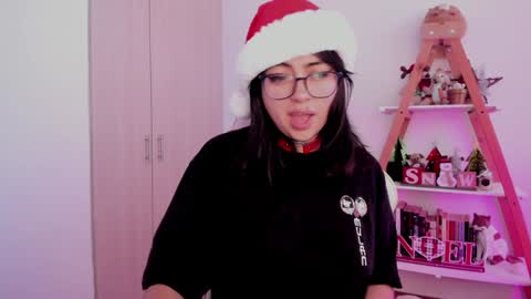 Snapshot of perfect__ana chatting on December 4, 10:57 am Sarah Ana Banana online show from December 4, 10:57 am