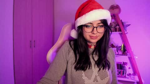 Snapshot of perfect__ana chatting on December 13, 2:43 am Sarah Ana Banana online show from December 13, 2:43 am
