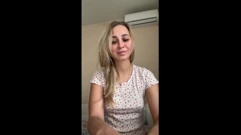 Snapshot of perfectjulia chatting on November 14, 4:33 am Julia online show from November 14, 4:33 am