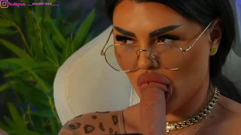 Dee online show from December 20, 12:27 pm