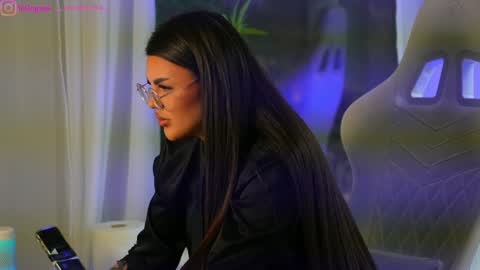 Dee online show from January 24, 9:49 am