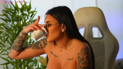 Dee online show from February 14, 10:07 am