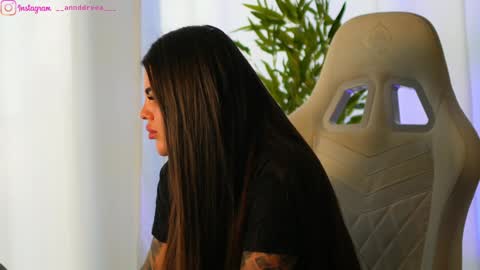 Dee online show from March 4, 9:18 am