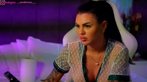 Dee online show from September 24, 2:53 pm