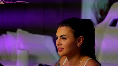 Dee online show from September 26, 3:05 pm